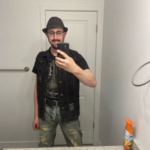 Meet your Posher, Devin